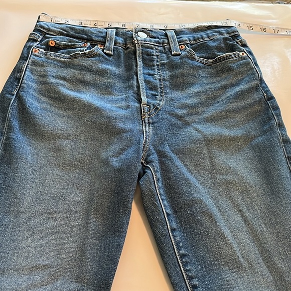 Levi’s Wedgie Straight High Rise Size 28 - Picture 4 of 16